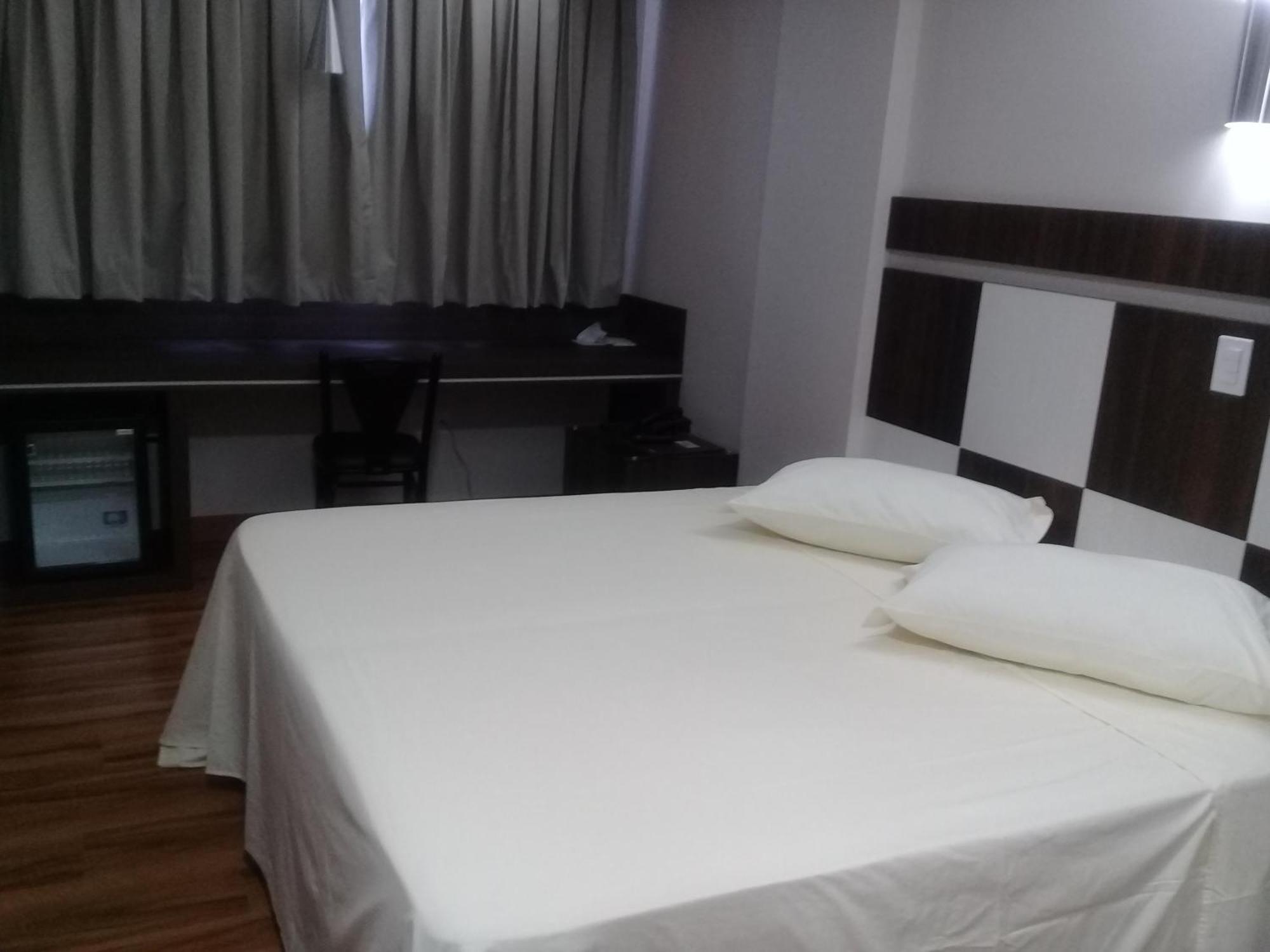 Hotel Maestro Villa Do Lago Toledo Ngoại thất bức ảnh