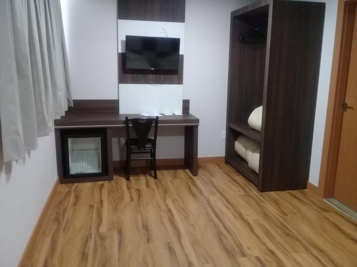 Hotel Maestro Villa Do Lago Toledo Ngoại thất bức ảnh